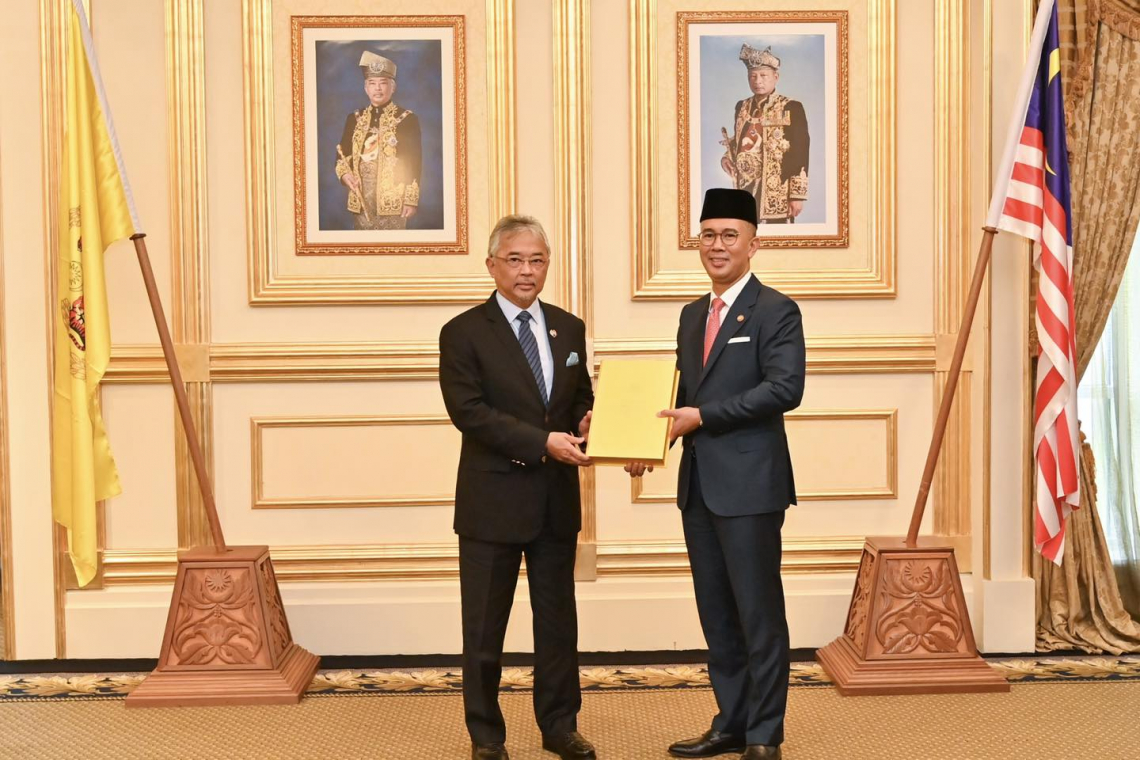 Sesi Menghadap KDYMM Seri Paduka Baginda Yang Di-pertuan Agong Di Istana Negara